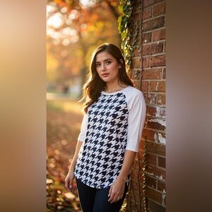 Piphany Women's Houndstooth Long Sleeve Top - Black and White